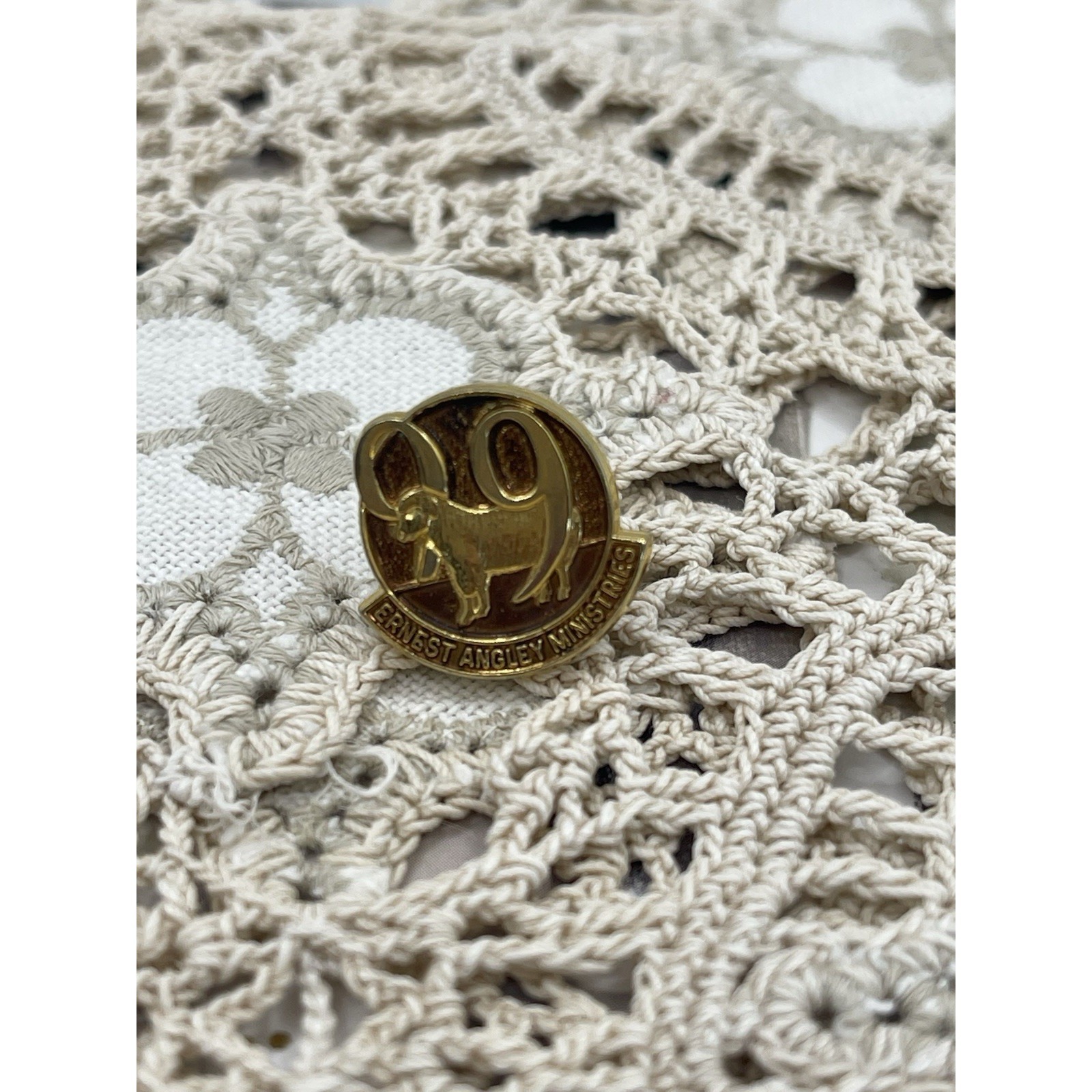 Vintage Gold Tone Ernest Angley Religious Pin Lapel Ministries Church Group